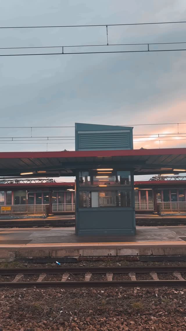 La tournée automnale continue pour Dominique A en trio ! 🍁Après Créon, Lesquin, Saint-Orens-de-Gameville, Niort, Chasseneuil-...